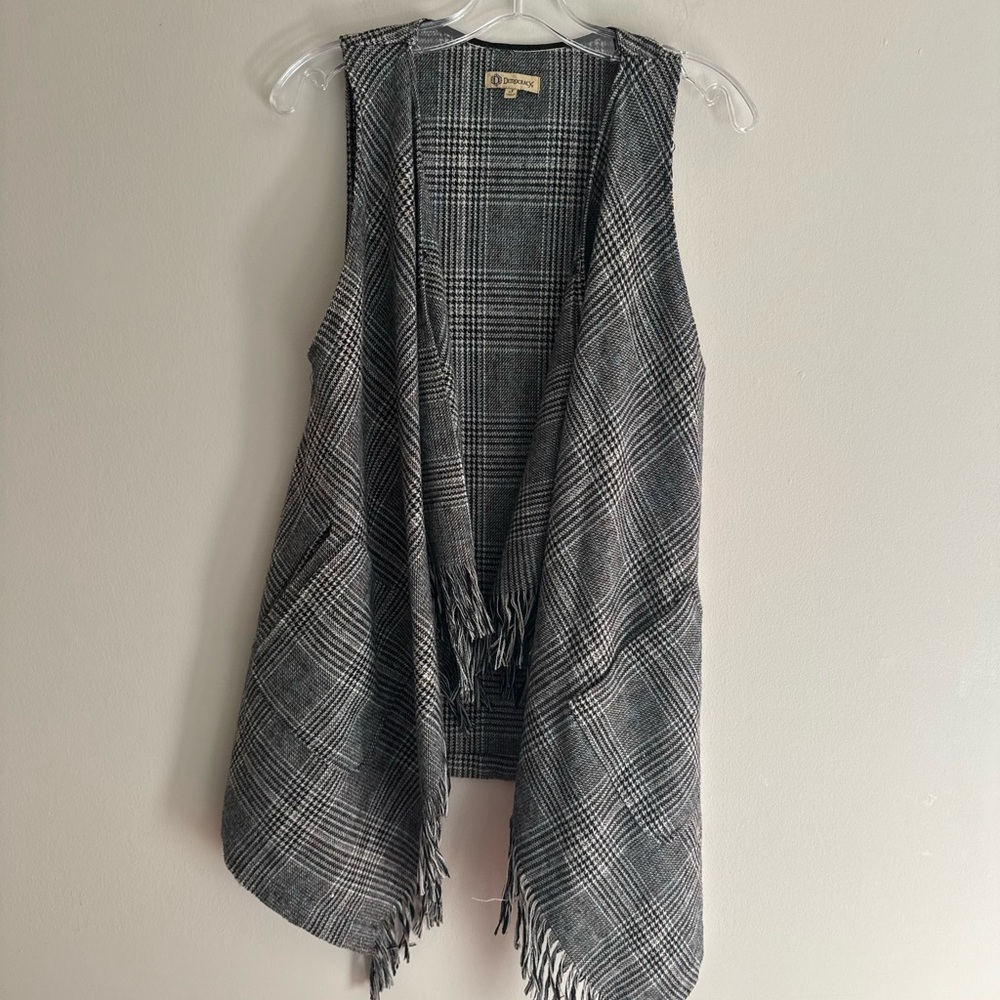 Democracy Womens Gray Plaid Fringe Edge Draped Sleeveless Vest Small